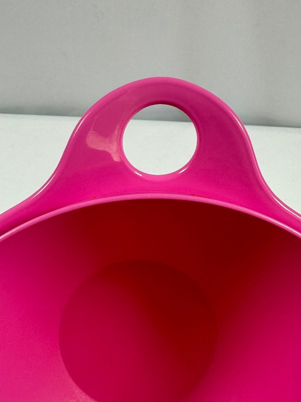 Pink Tupperware Bowl with White Lid 2677-B-4, 12 cup, 2.75 liters, Thumb Handle.